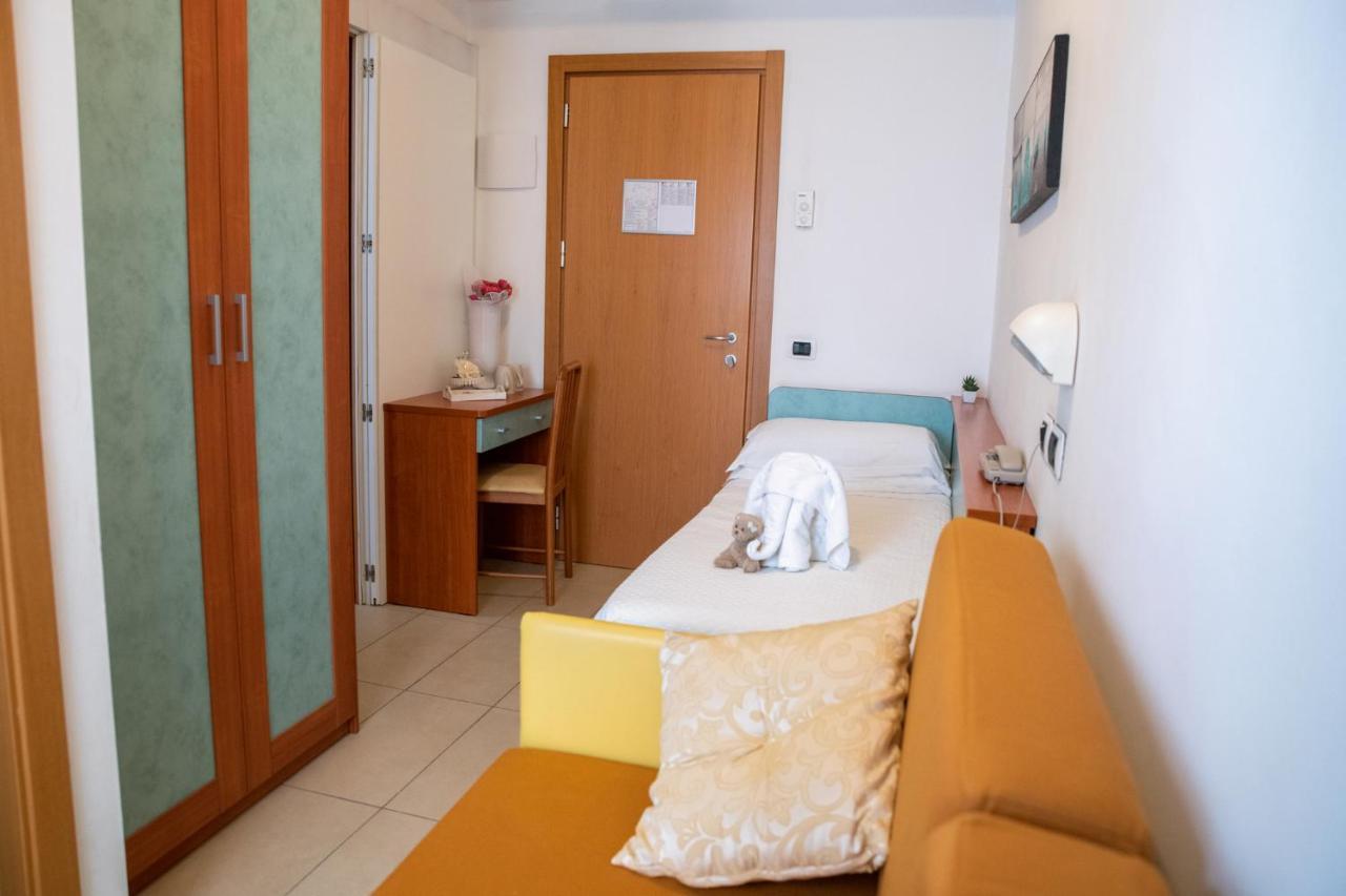 Hotel Abc Riccione Esterno foto